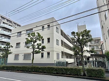 【外観】周囲と調和しつつも品の良さが際立つ外観。
