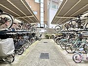 【駐輪場】屋根付き駐輪場で、雨の日も安心です。