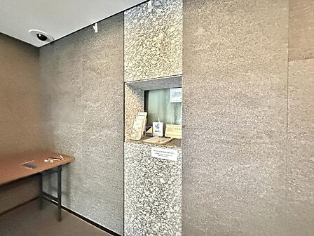 【エントランス】居住者を迎える上品な空間です。