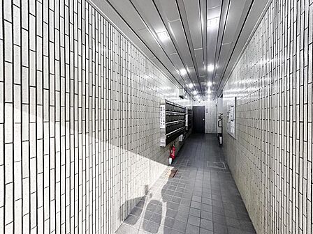 住まいの顔ともいえるエントランスは、上品で洗練された印象に仕上がっています。