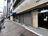エントランス：住まいの顔ともいえるエントランスは、上品で洗練された印象に仕上がっています。