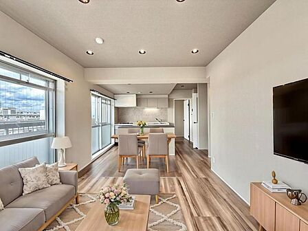 【LDK：13.8帖】本画像はCGで作成しており、実際に現地に家具は置かれておりません。また、価格に家具は含まれておりません。