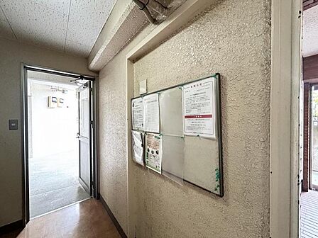 【エントランス】落ち着いた雰囲気のエントランスです。