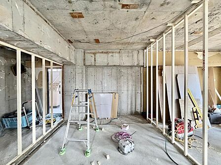【洋室】まっさらな空間に夢を。あなたの家具が映える、洗練された住空間へ。