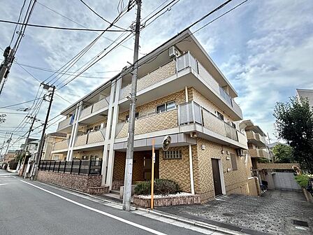 【外観】重厚感のある佇まいが魅力です。