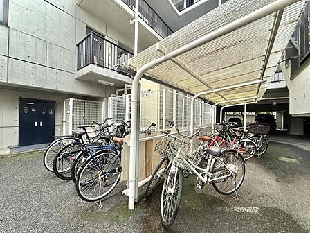 【駐輪場】 広く停めやすい駐輪場
