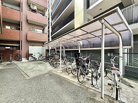 【駐輪場】　広く停めやすい駐輪場