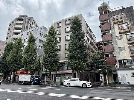 【外観】洗練された街に溶け込む外観。都市の中で、心地よい暮らしを支える存在です。