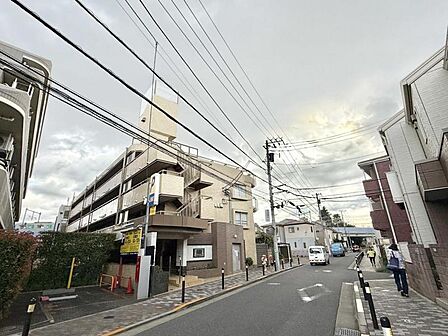 【外観】住む人がいつまでも心地良さを感じ続けられる多様な住空間を創造します。
