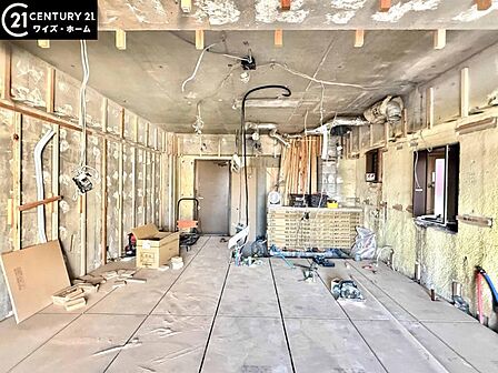 【リビング：8.5帖】完成が待ち遠しい！陽光がたっぷり注ぐ、家族の特等席が誕生します。