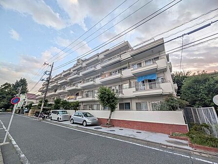 【外観】住む人がいつまでも心地良さを感じ続けられる多様な住空間を創造します。
