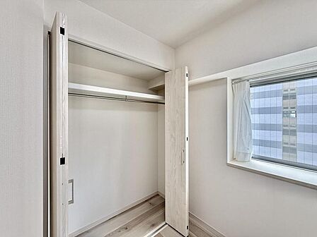 【収納】室内を有効的にお使いいただける全居室収納付き。洋服や雑貨など無駄なく収納いただけます。