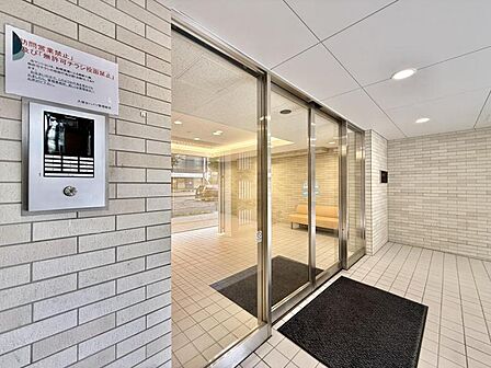 【エントランス】オートロック付きのマンション