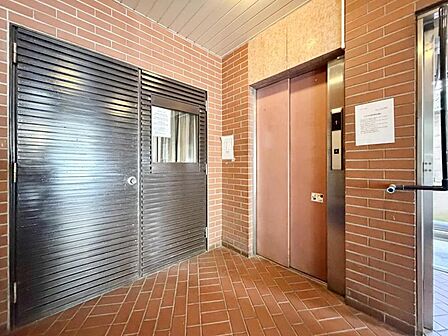 【エレベーター】 しっかりと管理が行き届いており、いつも共用部は綺麗に保たれています