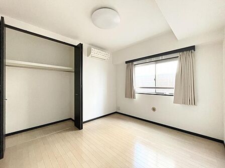 【収納】室内を有効的にお使いいただける全居室収納付き。洋服や雑貨など無駄なく収納いただけます。