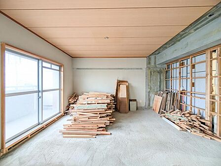 【洋室:5.7帖】 収納力にも自信あり。お部屋を広く使うための工夫を凝らしました。