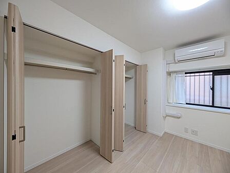 【収納】季節物の収納にも便利な広さを確保しています。