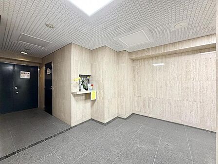 【エントランス】いつも通る場所だからこそしっかりと清潔に保たれていると嬉しいものです。