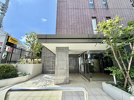 【エントランス】管理状態の良さが感じられる空間です。