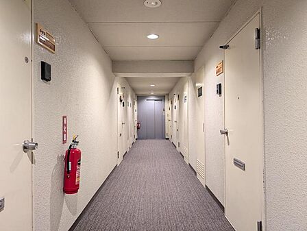 【エントランス】管理の良さが一目でわかる、清掃の行き届いた共用部。
