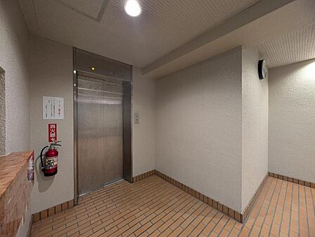 【エレベーター】エレベーターを完備しておりマンション内の移動も快適です。