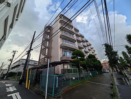【外観】味わいのあるレトロな佇まい。やさしい雰囲気を感じます。