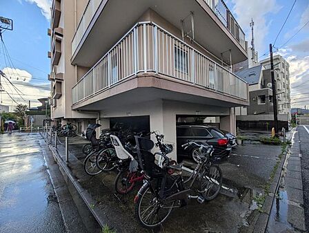 【駐輪場】広く止めやすい駐輪場。