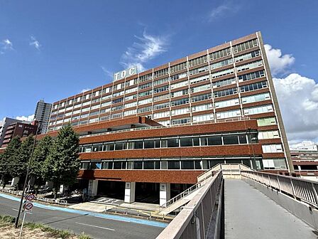 【周辺環境】お買い得な商品が揃うTOCが至近にあります。