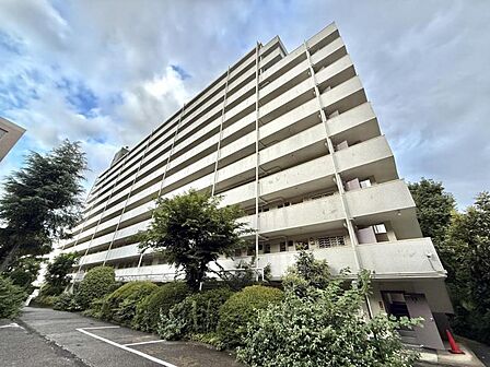 【外観】時代の背景にとらわれず、いつの時代も凛とした佇まいが美しいマンションです。
