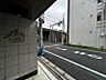 エントランス：【エントランス】大通りの賑わいから離れ、落ち着いた時が流れる住環境