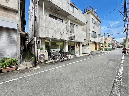 【外観】閑静な住宅街に佇む住まい。