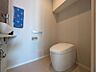 トイレ：【トイレ】手洗いカウンターがあることで、トイレ空間に余白と落ち着きが生まれます。