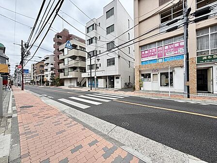 【周辺環境】綺麗に整備された歩道。毎日通る道だからこそ嬉しい。