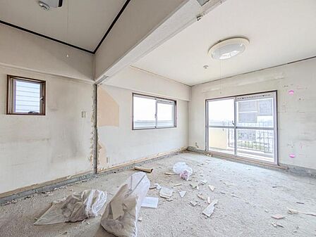 【LDK：11.9帖】　今はまだ工事中。だからこそ分かる、確かな下地と断熱へのこだわり。