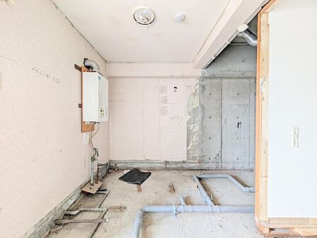 【洗面所】　毎朝が楽しみになる洗練の洗面空間。使い勝手とデザインを両立させ、忙しい朝もスマートに整います。