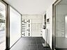 エントランス：【エントランス】　しっかりと管理が行き届いており、いつも共用部は綺麗に保たれています