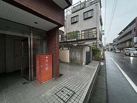 【エントランス】 優雅な一歩が始まる、上質なエントランス