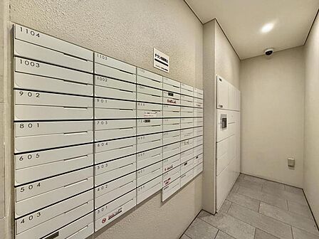 【宅配ボックス】都市生活に欠かせない設備もしっかり備わっています