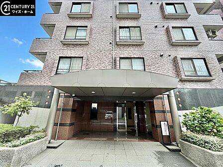 【エントランス】奥行きがあり、道路からの視線も気になりません。