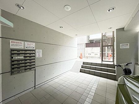 【エントランス】綺麗に整備されたエントランスです。