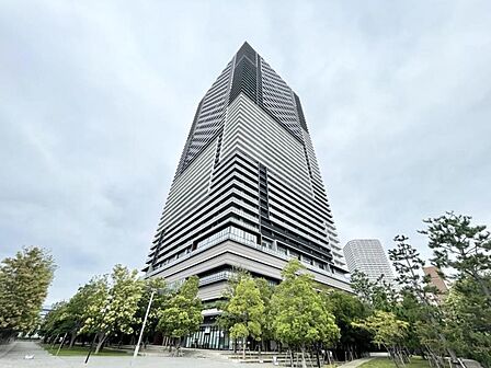 【外観】スマートで都会的な雰囲気を纏っています。