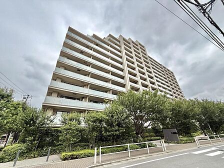 【外観】派手すぎず、地味すぎない。ちょうど良い高級感が漂う大人の住まい。