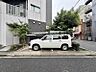 エントランス：【周辺環境】清掃が行き届き、植栽も綺麗に整えられています。