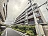 外観：【外観】個性を感じる設計で印象に残る佇まい。
