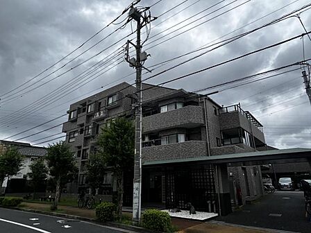 【外観】周囲の街並みに調和した外観です。