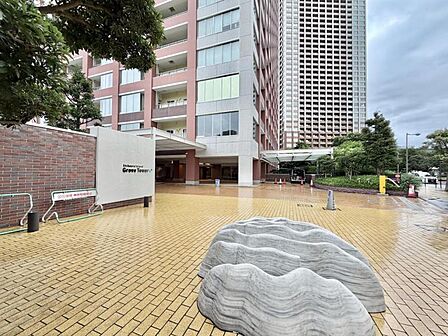 【エントランス】住まう方を優しく迎える空間です。