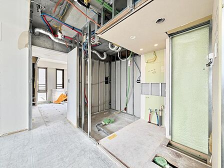 【浴室】快適なバスタイムをデザイン。追焚や浴室乾燥など、最新機能を備えた清潔感溢れる空間に生まれ変わります。