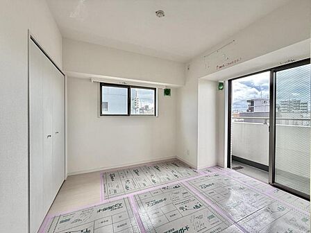 【洋室:6.0帖】静かな眠りへ。一日の終わりを優しく包む、上質な寝室を創造中。