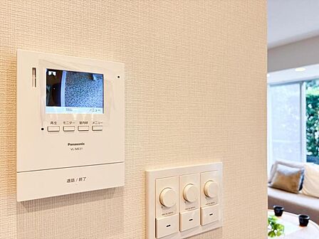 【設備】防犯面でも安心できるTV付インターホン。