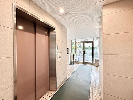 【エレベーター】　しっかりと管理が行き届いており、いつも共用部は綺麗に保たれています